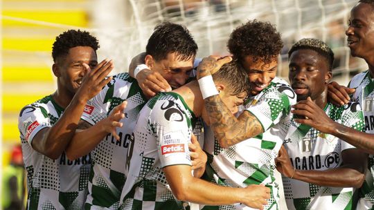 Franco(s) motivos de festa: cónegos com novo recorde (crónica)