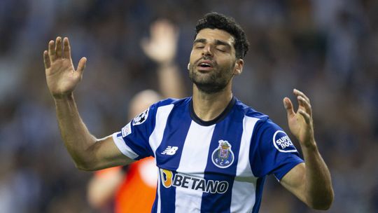FC Porto: Taremi perde prémio de melhor jogador asiático internacional