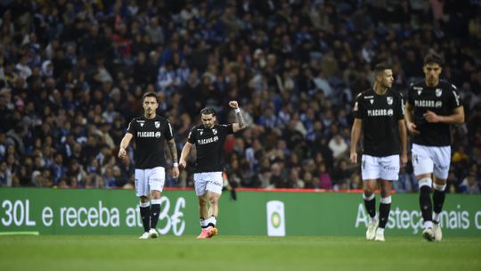 Arouca-V. Guimarães: jogo das cadeiras e das emoções