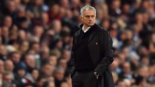 Fenerbahçe: Mourinho deve ser apresentado esta sexta-feira