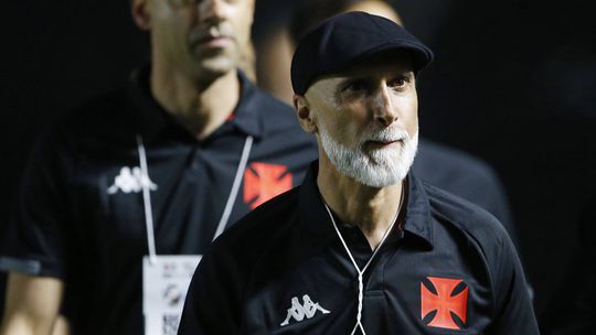 Álvaro Pacheco: «Boina? Desde que fiquei careca tive de me adaptar!»