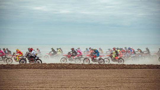 Título de campeão mundial na areia a decidir no Algarve
