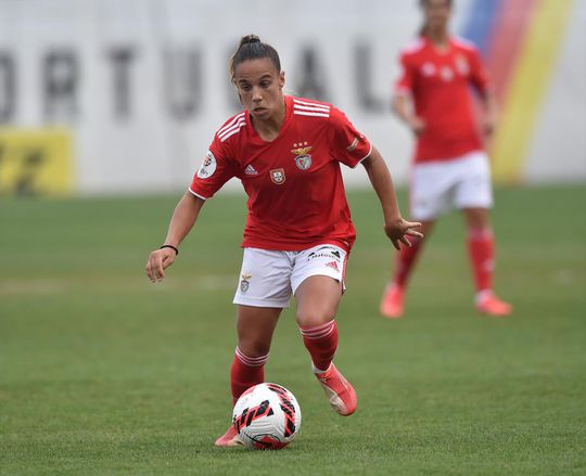 Taça: Benfica goleia detentoras do título e segue em frente