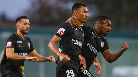 Farense: regressa Cláudio Falcão e Ricardo Velho está em dúvida