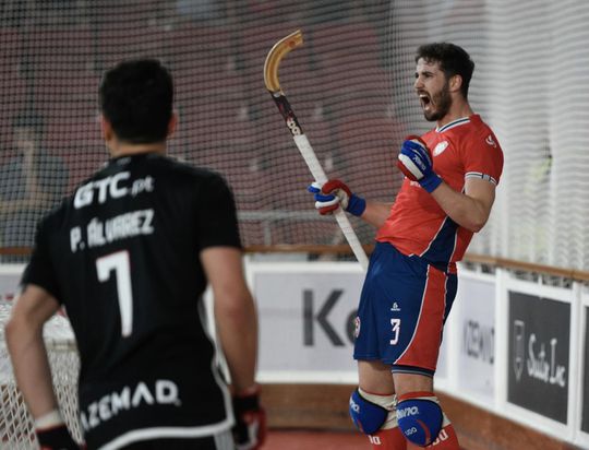 Oliveirense vence Benfica nos penáltis e 'rouba' fator casa na meia-final