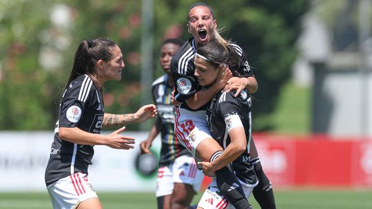 Bis de Carole Costa para o tetracampeonato do Benfica no futebol feminino