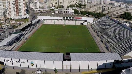 Há quase 40 anos foi o Farense a precisar do dérbi... e caiu na segunda
