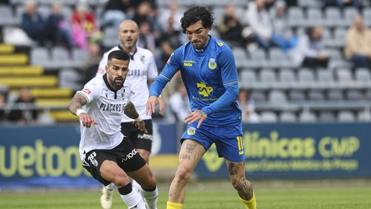 Arouca: Jason Remeseiro renova até 2025