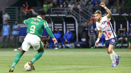Palmeiras empata na Libertadores na despedida de Endrick