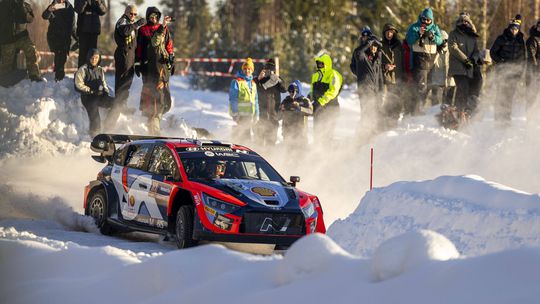 Esapekka Lappi lidera confortavelmente o Rali da Suécia
