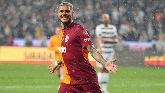Galatasaray de Sérgio Oliveira é bicampeão turco na última jornada