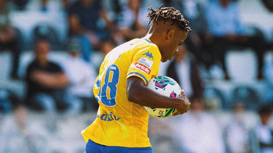 Estoril: Pina, Fabrício, Michel e Jovic terminam época nos sub-23