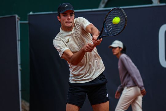Jaime Faria perde e fica à porta do quadro principal de Roland Garros